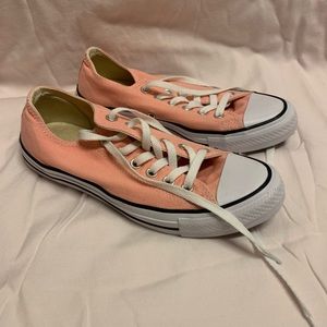 Chuck Taylor/converse—coral colored
